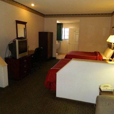 Capital Suites Блайт Екстериор снимка