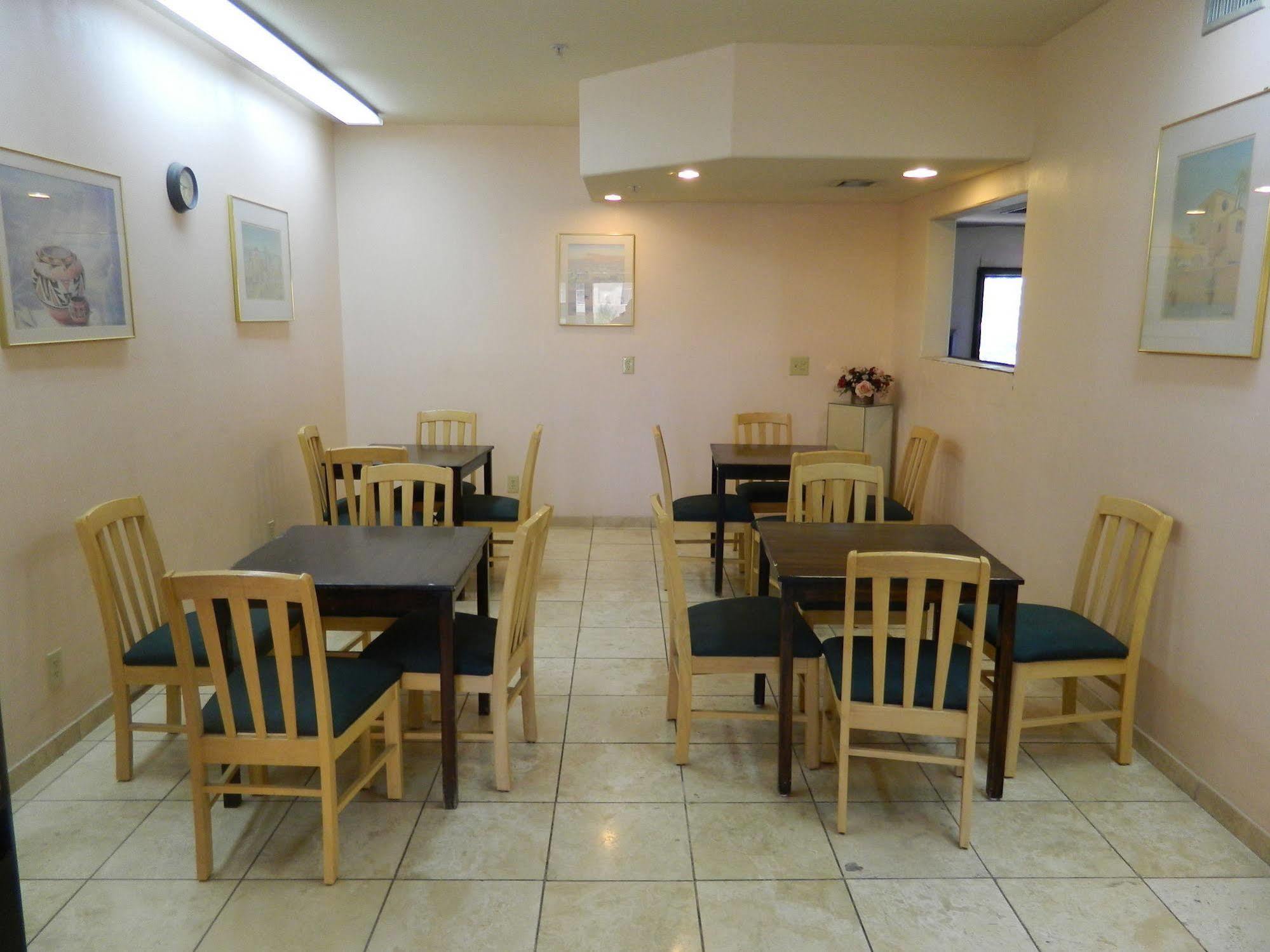 Capital Suites Блайт Екстериор снимка