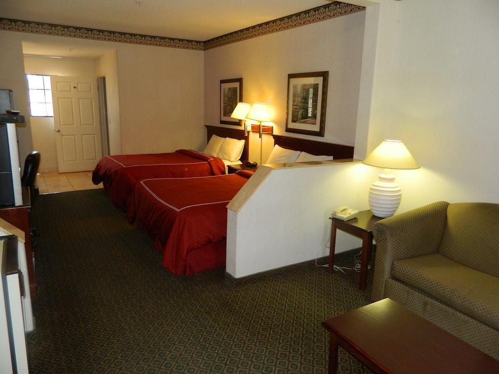 Capital Suites Блайт Екстериор снимка